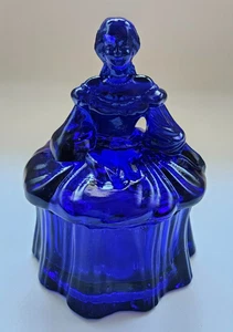 Vintage Mosser Glas Kobaltblau Kolonial Dame Puderdose Schmuckschatulle 5" - Bild 1 von 10