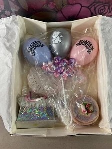 American Girl TODAY - COCONUT BIRTHDAY PARTY ACCESSORIES - Picture 1 of 12