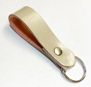 Leder Schlüsselanhänger / Schlüsselanhänger Designer Nude Perle Lackleder Glitzer Glitzer - Bild 1 von 6