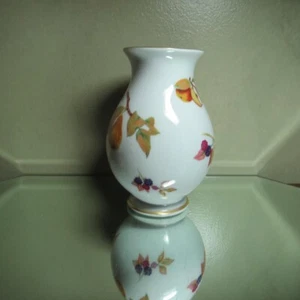 Royal Worcester Evesham Gold Rim 6" Chloe Vase England - Picture 1 of 18