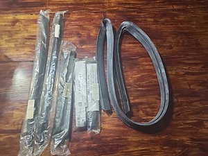 1985-1993 Ford Mustang convertible Header Rail Pillar weatherstrip seal 7 Window - Picture 1 of 15