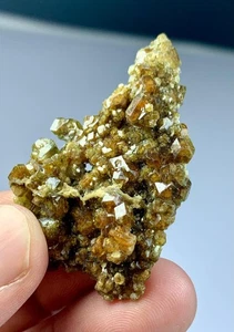 80 Karat schöne Andradit Granat Kristalle Cluster Exemplar aus Skardu Pakistan - Bild 1 von 10