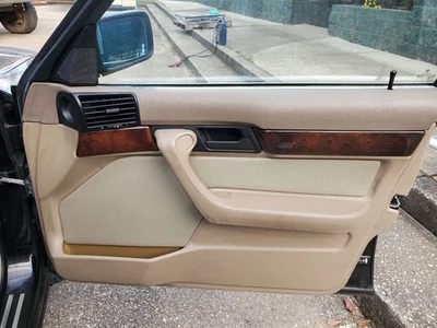 Отделочная панель передней правой двери 1994 BMW 525I OEM E34 желтовато-коричневая  - Изображение 1 из 4