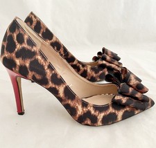 betsey johnson harbur pump