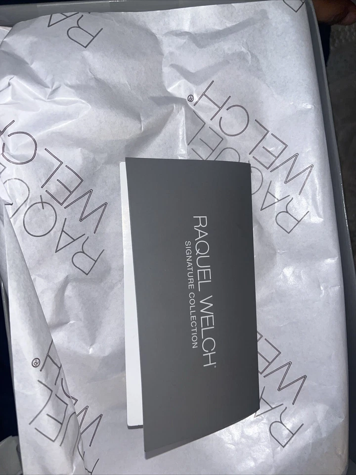 Raquel Welch Editor's Pick Layered Shoulder Length Bob Wig by Hairuwear