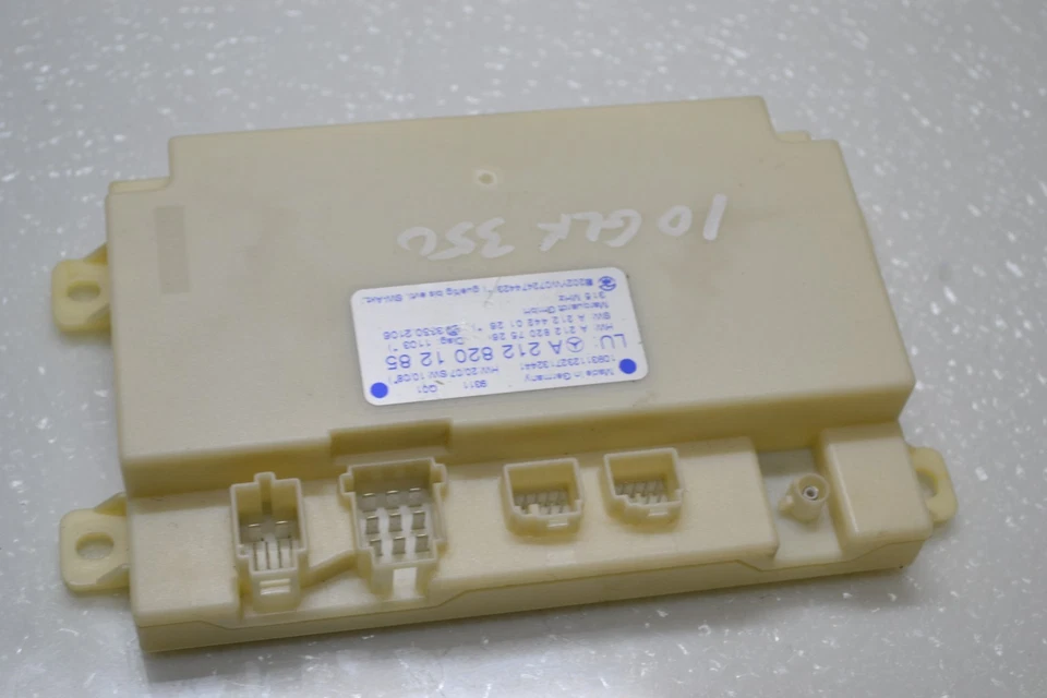 2010-2012 Mercedes Glk Glk350 Key-Less Entry Module 2128201285 - Image 1 of 1