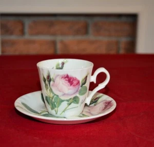 Roy Kirkham Redoute Roses - Kaffeetasse und Untertasse - Bild 1 von 8