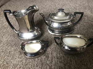VINTAGE ART DECO TEA SET DEVON WARE SILVERINE TEA SERVICE QUEEN ANNE DESIGN - Foto 1 di 7