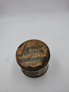 Junior Gre-sovlent pulisce le mani - Foto 1 di 13