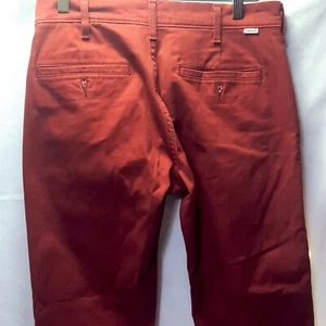 Levi's 511 Chino Slim Fit Baumwollhose für Herren Größe 28 x 32 dunkelrot  - Bild 1 von 7