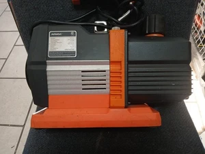 Bomba de vacío inteligente de doble etapa NAVAC NRP8Di 8 CFM funciona 15 micras 20 oz SIN ESCOBILLAS - Imagen 1 de 7