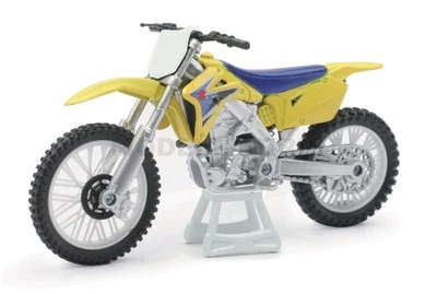 New Ray 67223I 1/18 Assortment Japan Dirt Bike [2 Different Models] - Image 1 of 3
