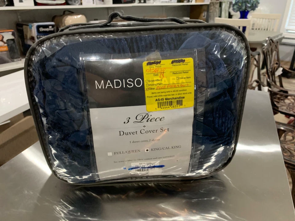 Conjunto de Capa de Edredom King/Califórnia King Madison Park Dolores 3 Peças Azul Marinho - Imagem 1 de 4