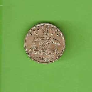 CIRCULATED 1952 AUSTRALIAN SILVER SIXPENCE COIN - SEE DESCRIPTION - Picture 1 of 2