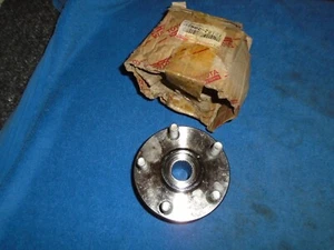 Toyota Carina E T19, Corona T190, T210 NOS Genuine Toyota Front Wheel Hub - Picture 1 of 3