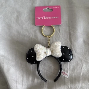 Portachiavi Disney Minnie Ears ecopelle e paillettes Tokyo Disney Resort - Foto 1 di 6