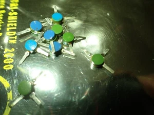 4 x BF363 NPN TRANSISTORS 700MHz - Picture 1 of 4