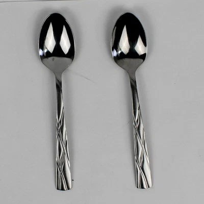 A Lot of 2 Cambridge Silver Grasmere-Sand Pattern Teaspoons Stainless Rare - Image 1 of 4