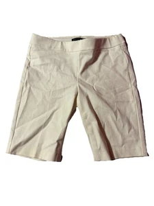 Saks Fifth Avenue Women’s Shorts Size 6 Ivory - Picture 1 of 6