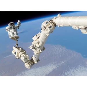 Weltraum NASA Astronaut Canadarm2 Raumstation Foto großer Wandkunstdruck 18 x 24 Zoll - Bild 1 von 5
