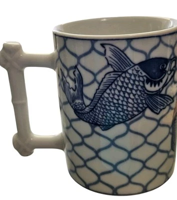 Taza de café Vandor Nancy GETZ Artista Diseñador Cerámica Azul Blanco KOI FISH Foto 1 de 4