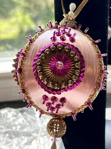 Vtg NEW Handmade Pink Whi&Faux Pearl Push Pin Beaded Christmas Ornament Perfect! - Picture 1 of 8