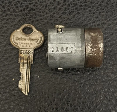 Original 1929 1930 1931 1932 CHEVROLET IGNTION SWITCH Body & Matching Key - Image 1 of 4