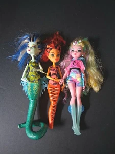 3- Bambole giocattolo Monster High Great Scarrier Reef, Lagoona, Frankie, Toralei LEGGI - Foto 1 di 12