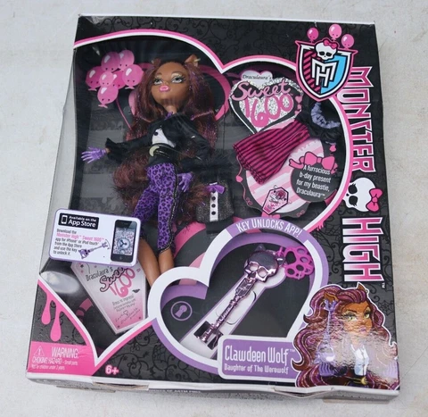 NEW MONSTER HIGH CLAWDEEN WOLF DRACULAURA'S SWEET 1600 DOLL 2011 Mattel Cover