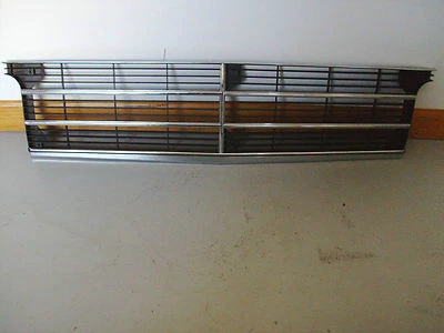 Buick Century Grill GM 1982 1983 1984 NUEVO EN STOCK  Foto 1 de 2