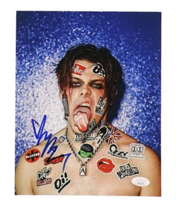 Yungblud Signed 8x10 Photo (JSA) - Picture 1 of 2