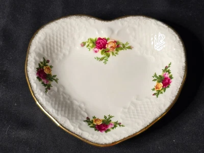 Royal Albert  OLD COUNTRY ROSES  Heart Shaped Dish - Image 1 of 2