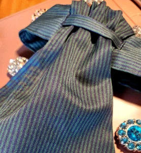 LAGERKRAWATTE TÜRKIS & MARINEBLAU gestreift vorgebunden von ORNAMENTS OSFA NEU HERGESTELLT IN USA - Bild 1 von 6