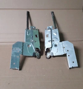 Indesit 488000538167 Scharnier DFP 272 Geschirrspüler  - Bild 1 von 1