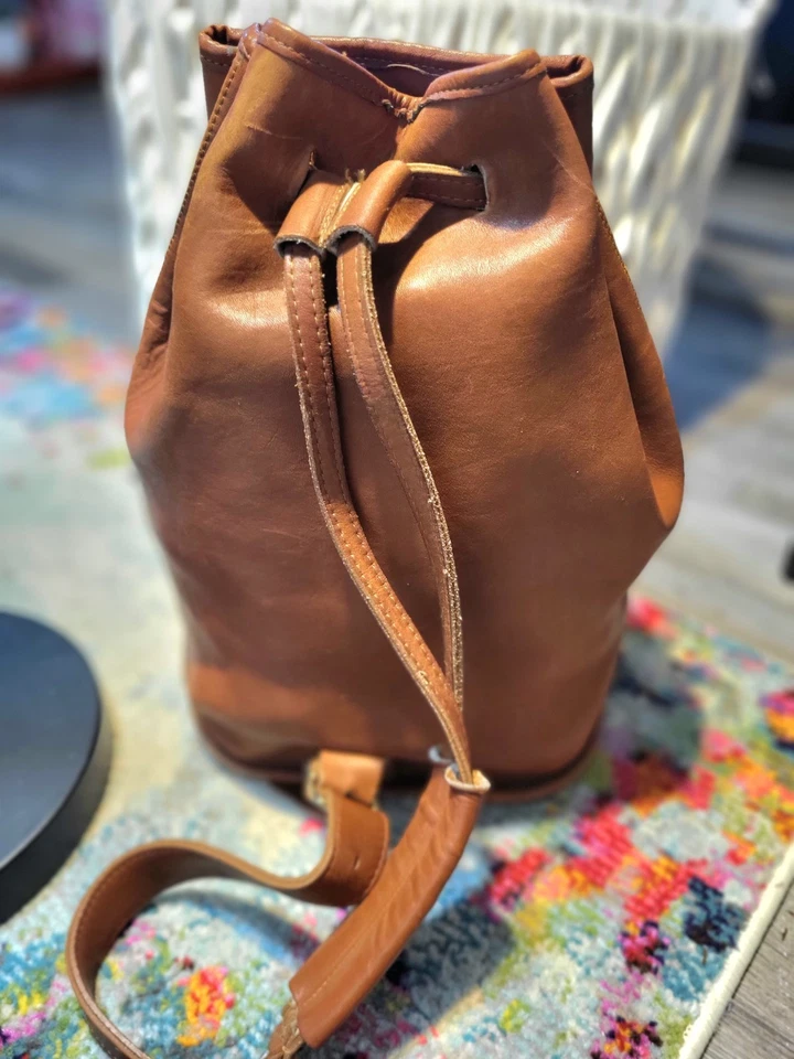 De colección COACH The Sling Bixby Cordón Cubo Cuero Cubo Hobo Bronceado Británico Foto 1 de 4