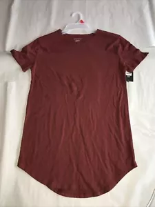 NWT Woman’s No Boundries Elongated T Maroon Small 34-36 - Picture 1 of 7