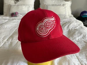 Vintage Detroit Red Wings Strapback Hat G Cap Wool Blend Big Logo Red - Picture 1 of 6