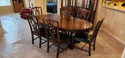 Thomasville solid wood Dining Room Table, Hutch, 6 chairs and more - Image 1 of 4