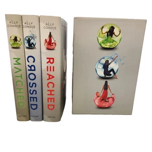 Ally Condie Lot Complete Set Matched Trilogy Boxed Set Hardcover Crossed Reached - Picture 1 of 12