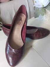 NEW Cliffs By White Mountain Petto Wedge Flats Wine Alligator Size 6.5, No Box
