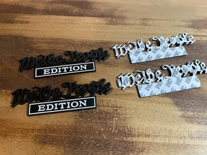 NEW* 2 Pack "We The People" Emblems for Car Truck Fender Tailgate (Black/White) - Bild 1 von 2