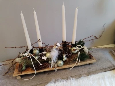 Adventsgesteck Weihnachtsgesteck Adventskranz auf Holztablett  künstlich - Bild 1 von 4