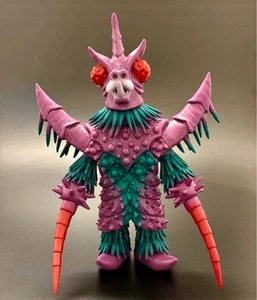 YMSF Alien Medusa Ultraman Taro Figura Sakura Toys Vinilo Suave Sofubi Japón - Imagen 1 de 4
