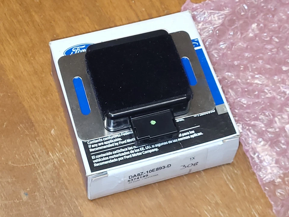 NEW OEM Ford GPS Antenna Module DA8Z-10E893-D Flex 2013-2019 - Image 1 of 1