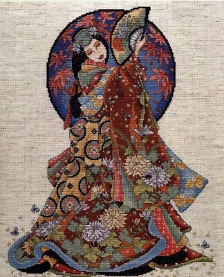 SCHEMA A PUNTO CROCE DONNA GEISHA  DMC CROSS STITCH PATTERNS SU CHIAVETTA USB - Immagine 1 di 4