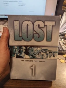 LOST SEASSON 1 ON DVD, BOX SET, GREAT SHAPE - Picture 1 of 6