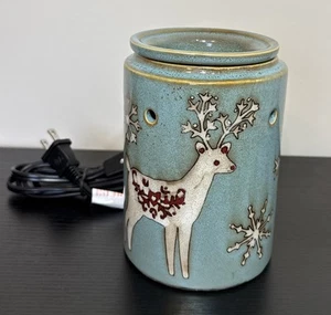 Scentsy White Stag Wax Warmer Retired Turquoise Christmas Reindeer Snowflakes - Picture 1 of 12