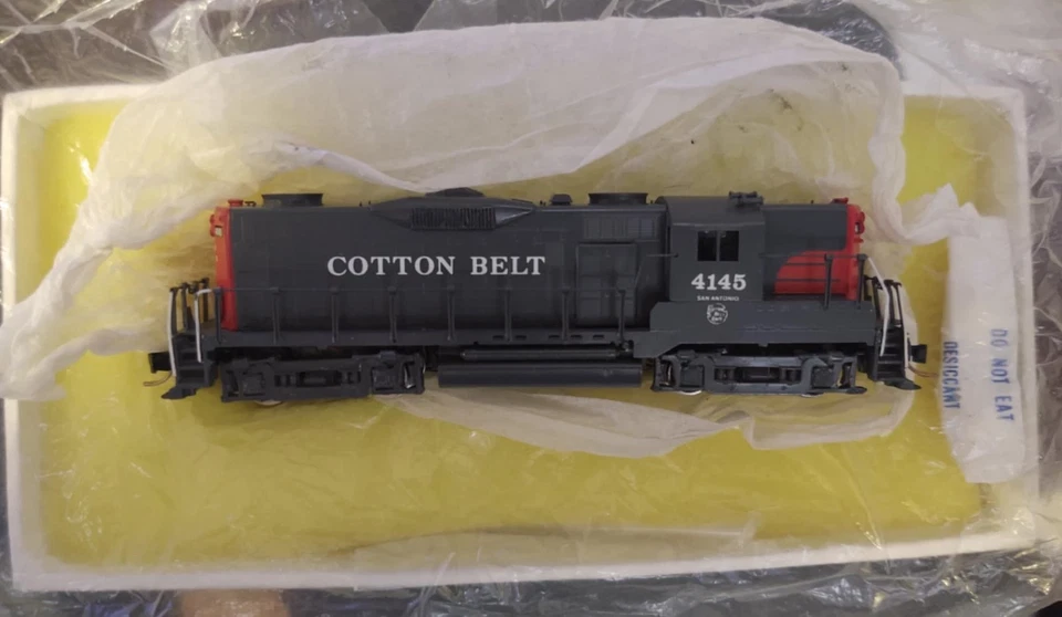 SUPER RARE! Hallmark Models Vintage N BRASS High Hood EMD GP-20 Cotton Belt - Image 1 of 1