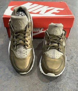 Nike Air Huarache Run Premium TXT Khaki Gold Laufschuhe Kinder Größe Uk 3,5 - Bild 1 von 11