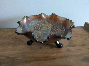 Fenton Grape & Cable Amethyst Iridescent Carnival Glass Three Legged Bowl Lustre - Picture 1 of 8